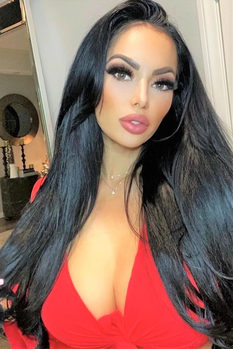 Проститутка Питера Ксения с 2 размером груди предлагает интим услуги у метро Невский проспект  +7(981)214-21-80 