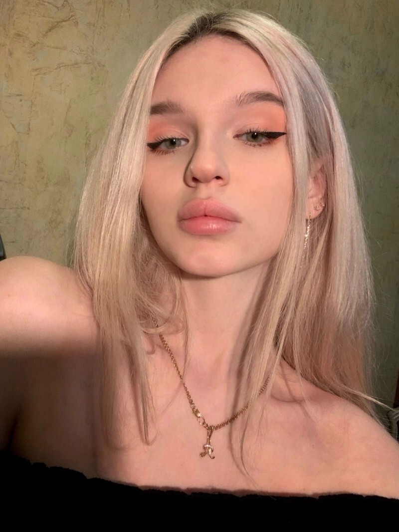 Проститутка Питера Катя с 1 размером груди предлагает интим услуги у метро Проспект Большевиков  +7(981)155-42-85 